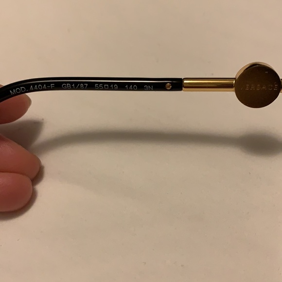 Brand new authentic Versace sunglasses - Picture 4 of 4